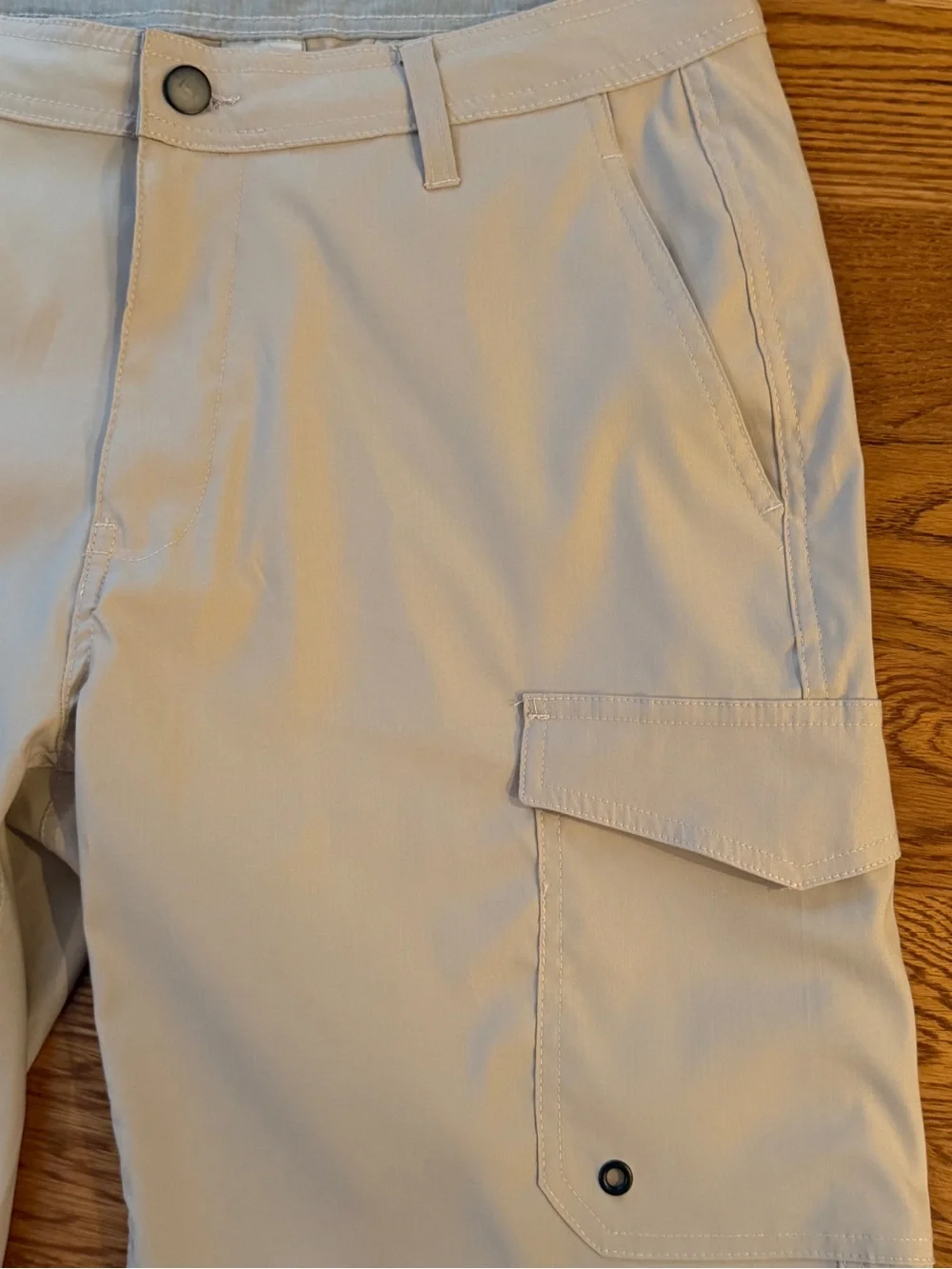Voyager by Trunks Brand Men's Tan Cargo Shorts with Utility Pockets Inseam 9